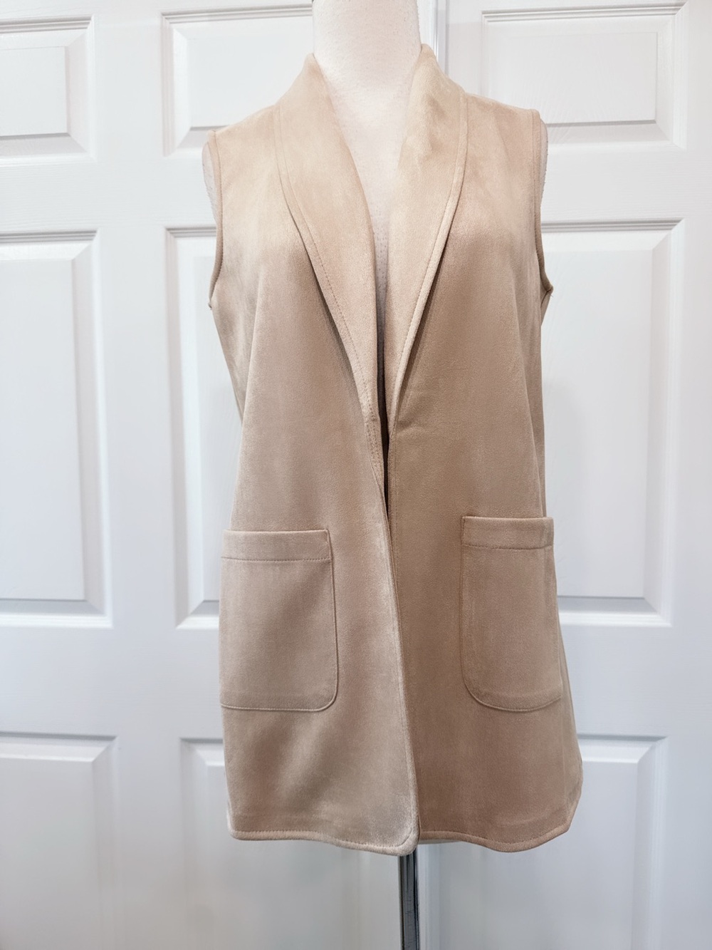 Sleeveless Open-Front Vest in Light Beige